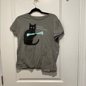 Gray Cat Graphic T-Shirt